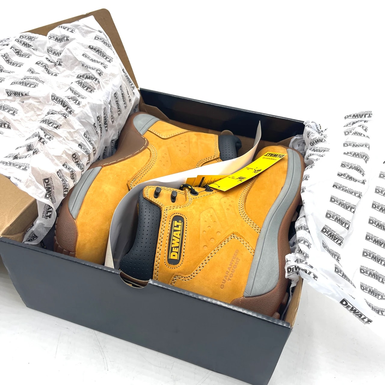 DEWALT 得偉 DWF60074-103 蜂蜜色 Bolster 安全鞋 UK7(鞋盒內展示)