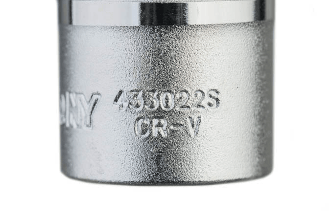 KING TONY 套筒刻字近照,清楚可見 433022S 及 CR-V;品牌來源頁標示 433022SR,本款為 11/16 英吋十二角、1/2 英吋驅動,單顆出售